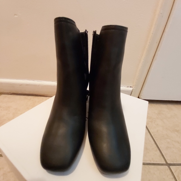 Call it Spring boots - Picture 3 of 4